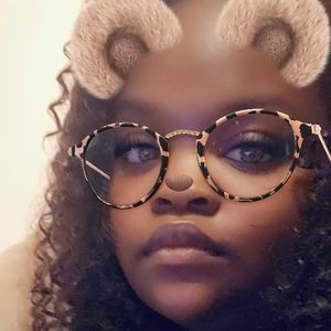 Meet your Posher, Urian